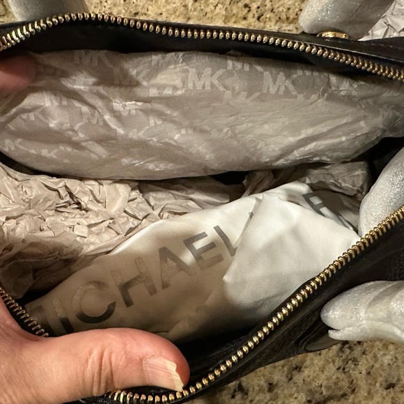 NWT MICHAEL Kors GRAYSON LARGE SATCHEL shoulder bag BLACK Leather Gold MSRP$348 - Picture 3 of 10